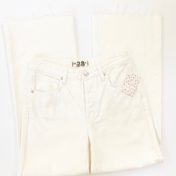 Free People High Rise Straight Flare White Jeans - Picture 10 of 10